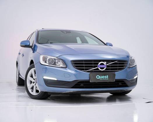 VOLVO V60 2.0 T4 MOMENTUM GASOLINA 4P AUTOMÁTICO VOLVO V60 2.0 T4 MOMENTUM GASOLINA 4P AUTOMÁTICO